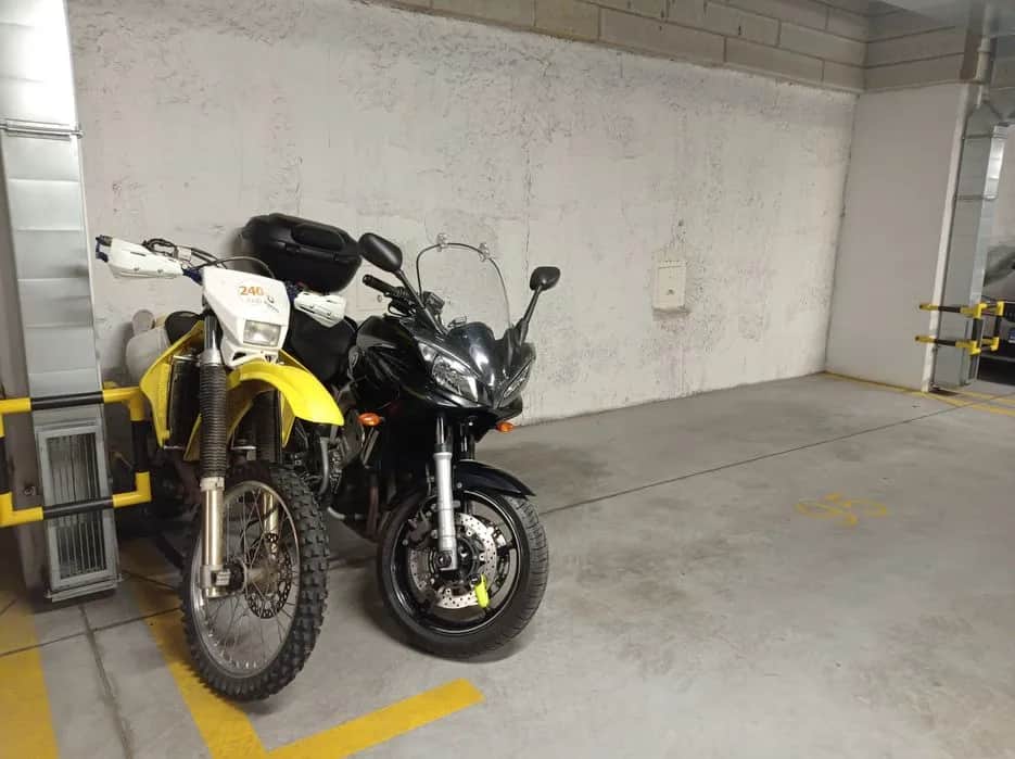 Ile kosztuje wynajem miejsca parkingowego w Warszawie? Ceny zaskakują!