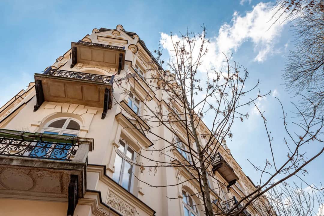 Mieszkanie w oficynie – co to znaczy i dlaczego warto je znać?